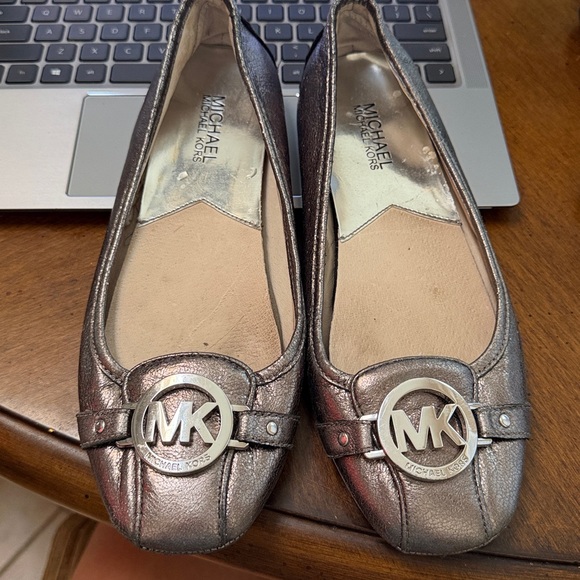 Michael Kors Metallic Silver Flats with MK Logo - Picture 1 of 2